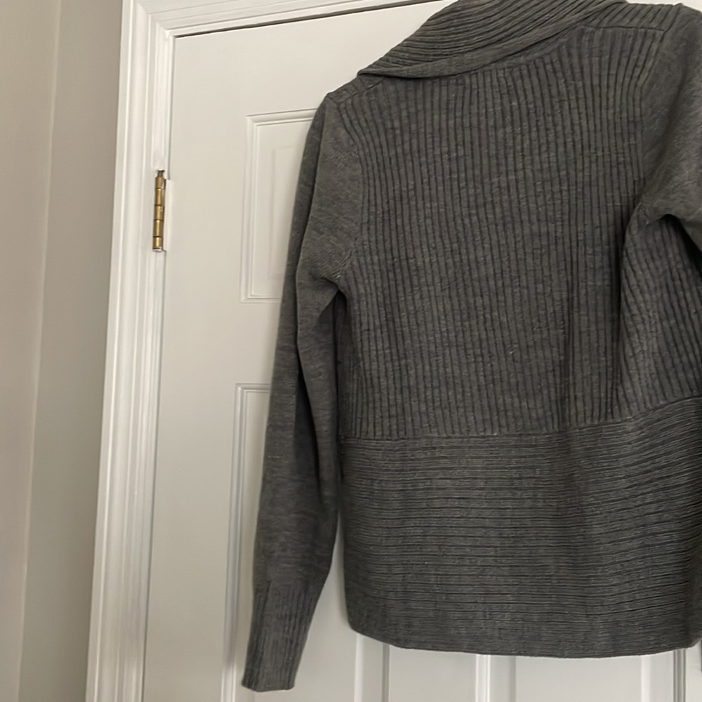 H&M Basic Cardigan Sweater - Picture 6 of 6